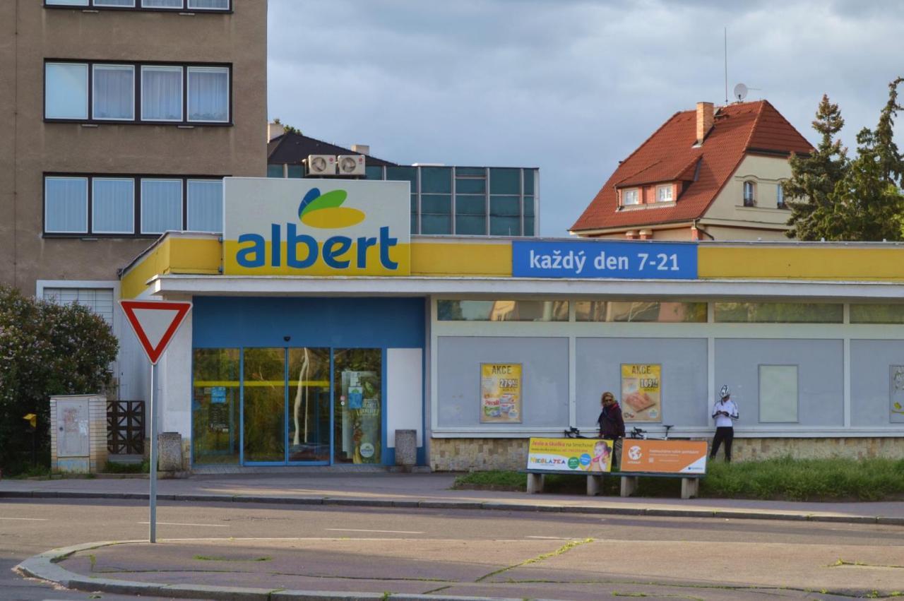 Pravouhla Leilighet Praha Eksteriør bilde